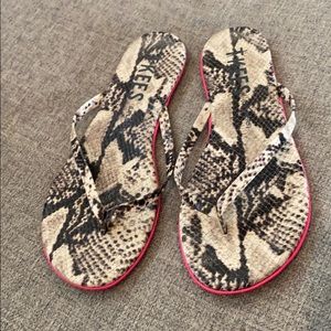 Tkees flip flops